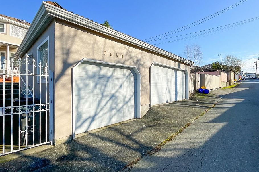 2056 Scarboro Avenue Vancouver, BC - 35