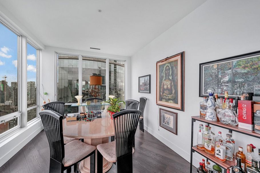 2106 989 Nelson Street Vancouver, BC - 17