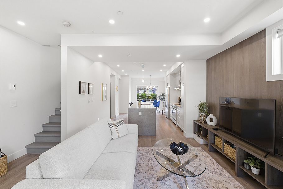 1 115 W Queens Road North Vancouver, BC - 6