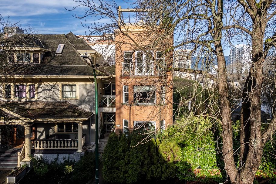 1407 Pendrell Street Vancouver, BC - 33