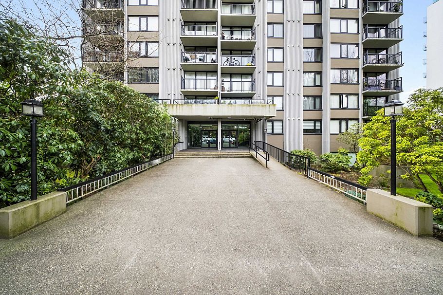 301 1330 Harwood Street Vancouver, BC - 2