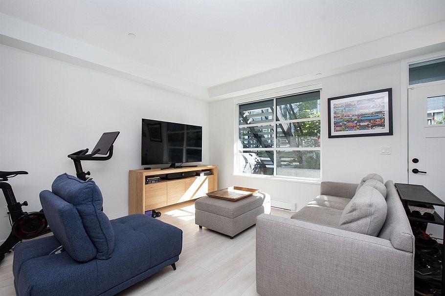 118 2045 Heritage Park Lane North Vancouver, BC - 10