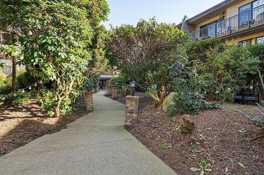 211 1385 Draycott Road North Vancouver, BC - 30