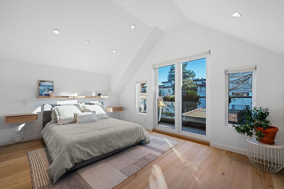 2142 W 1st Avenue Vancouver, BC - 24