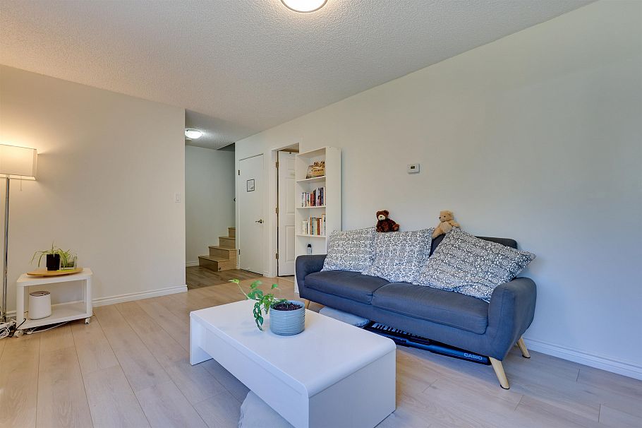 76 3437 E 49th Avenue Vancouver, BC - 4