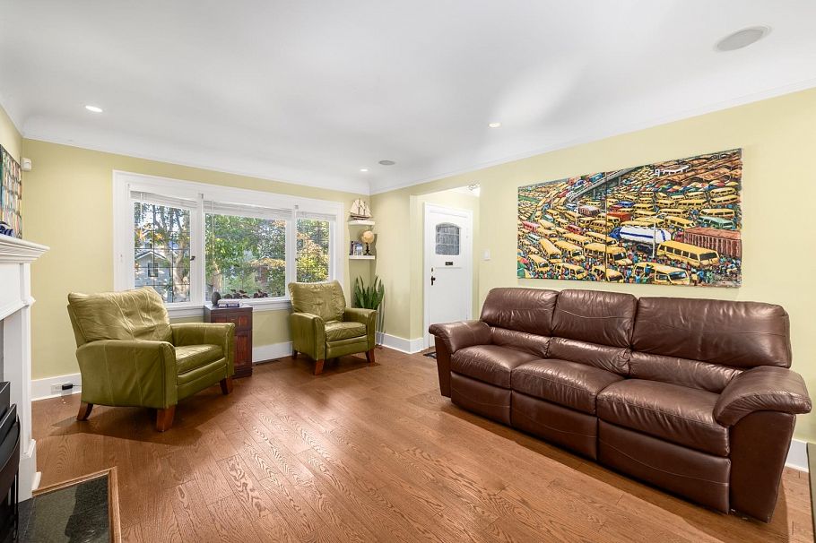 3432 W 13th Avenue Vancouver, BC - 5