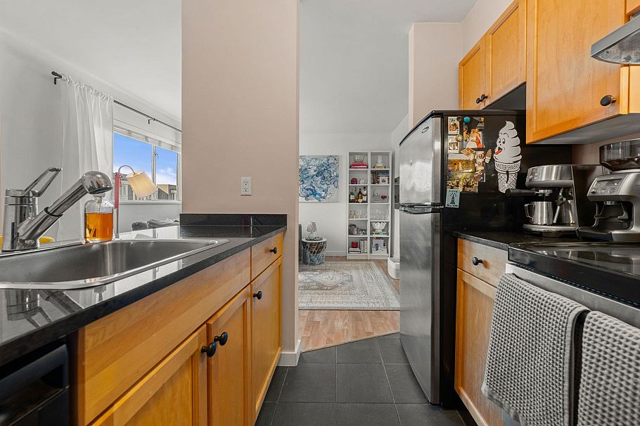 305 33 N Templeton Drive Vancouver, BC - 10