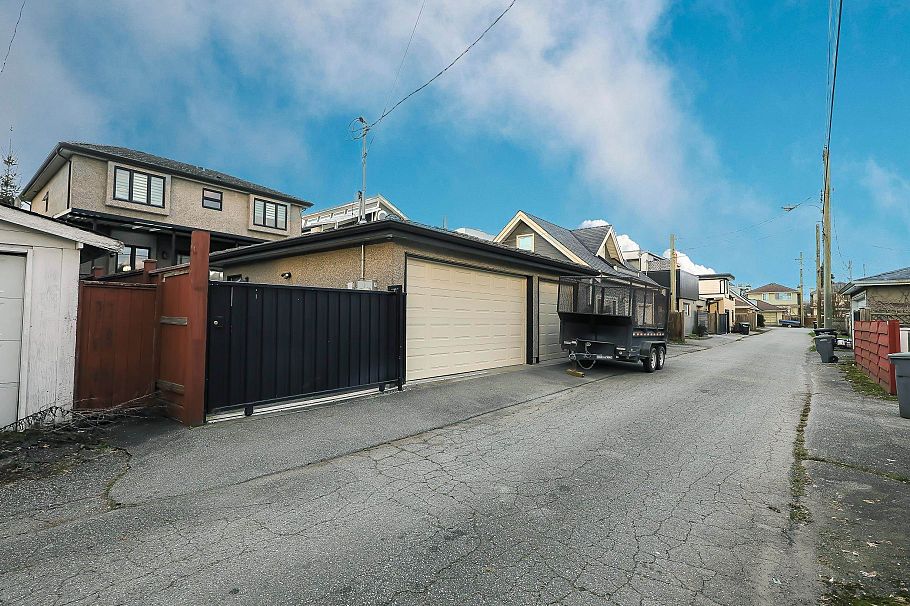 66 W 44th Avenue Vancouver, BC - 34