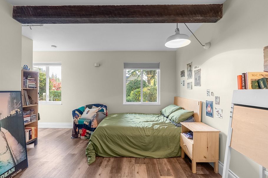 324 E 24th Street North Vancouver, BC - 21