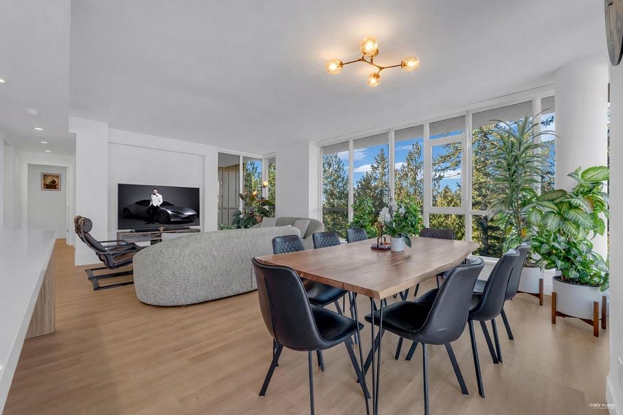 1101 2325 Emery Court North Vancouver, BC - 2