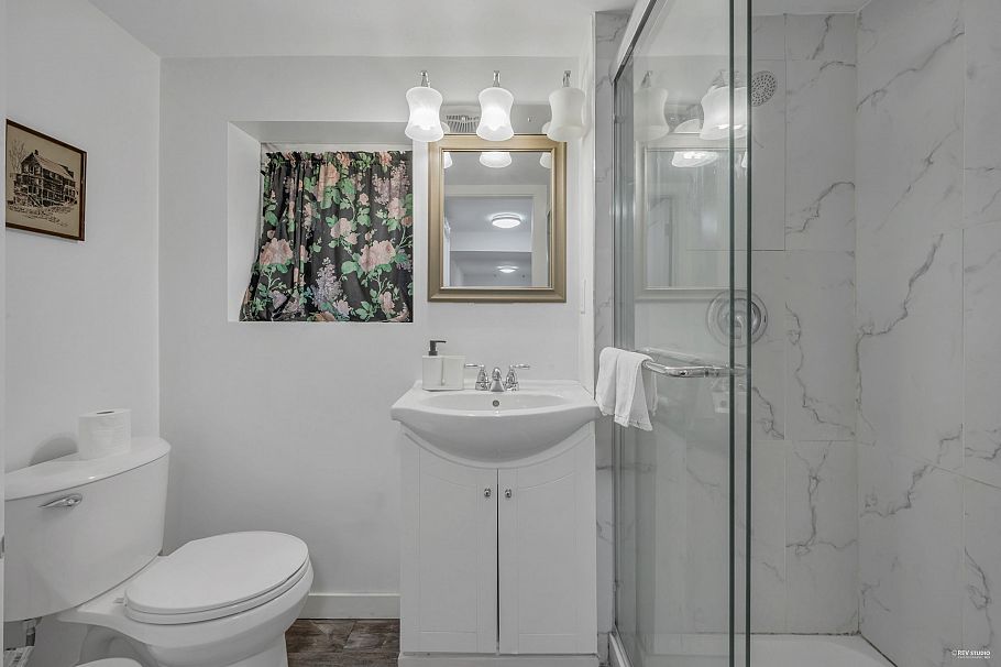 3174 W 10th Avenue Vancouver, BC - 20