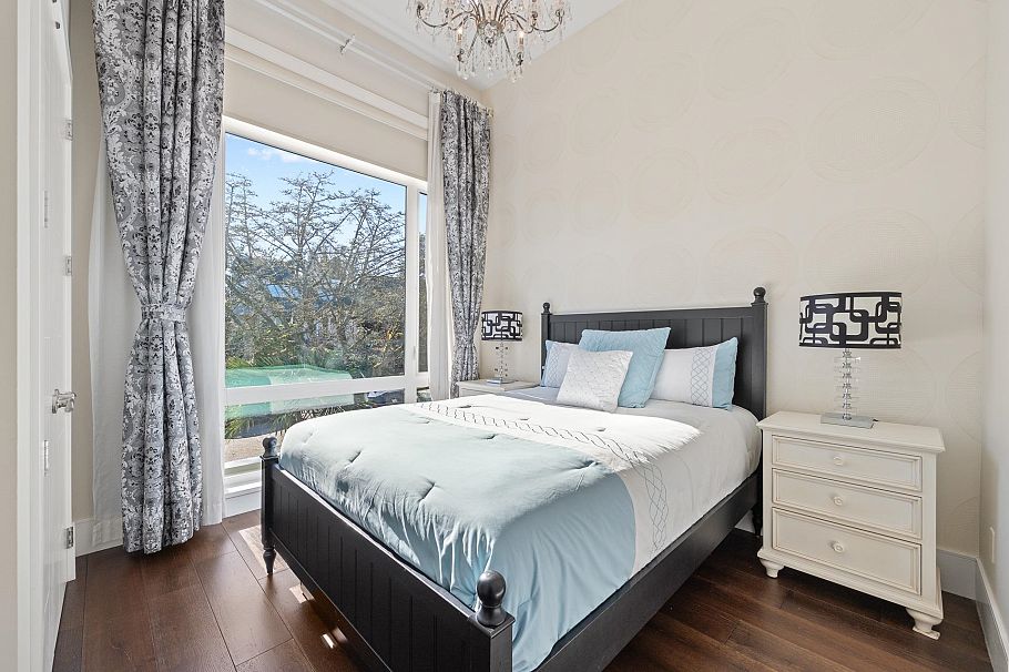 3253 W 21st Avenue Vancouver, BC - 24