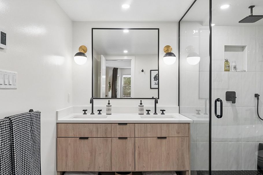 5 1550 Larkhall Crescent North Vancouver, BC - 20