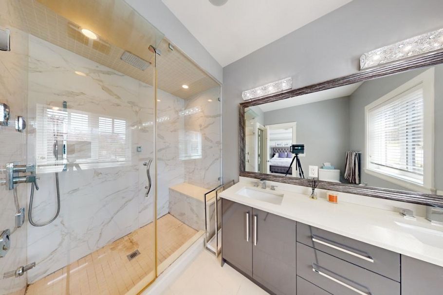 3317 E 3rd Avenue Vancouver, BC - 22