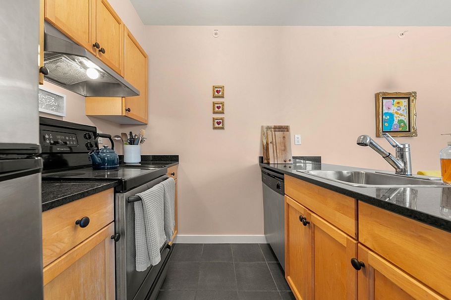 305 33 N Templeton Drive Vancouver, BC - 9