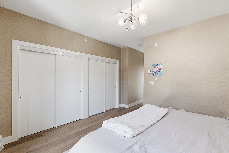 1 115 W Queens Road North Vancouver, BC - 16