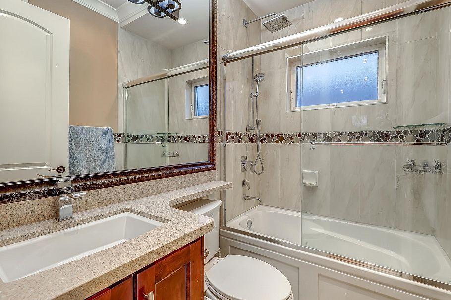 66 W 44th Avenue Vancouver, BC - 28