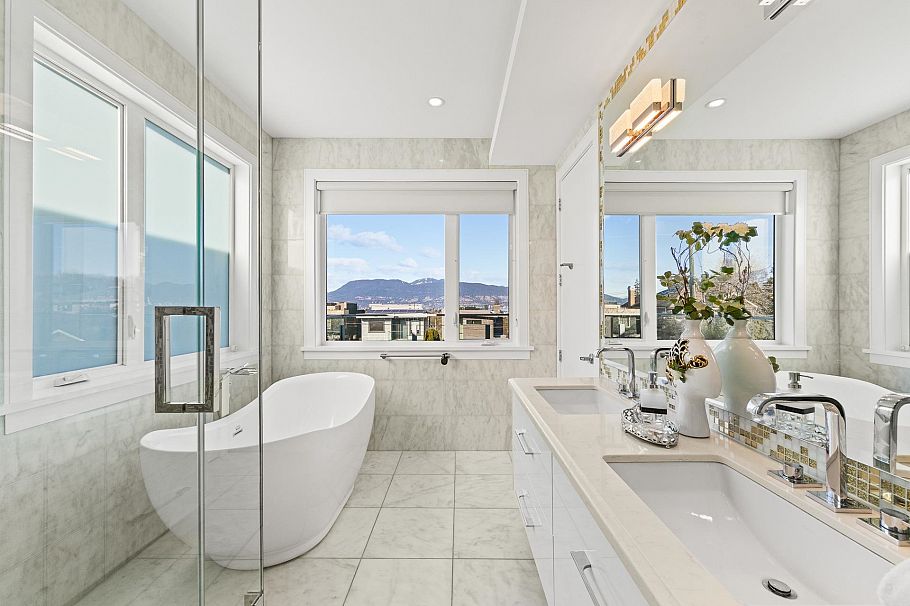 3253 W 21st Avenue Vancouver, BC - 22