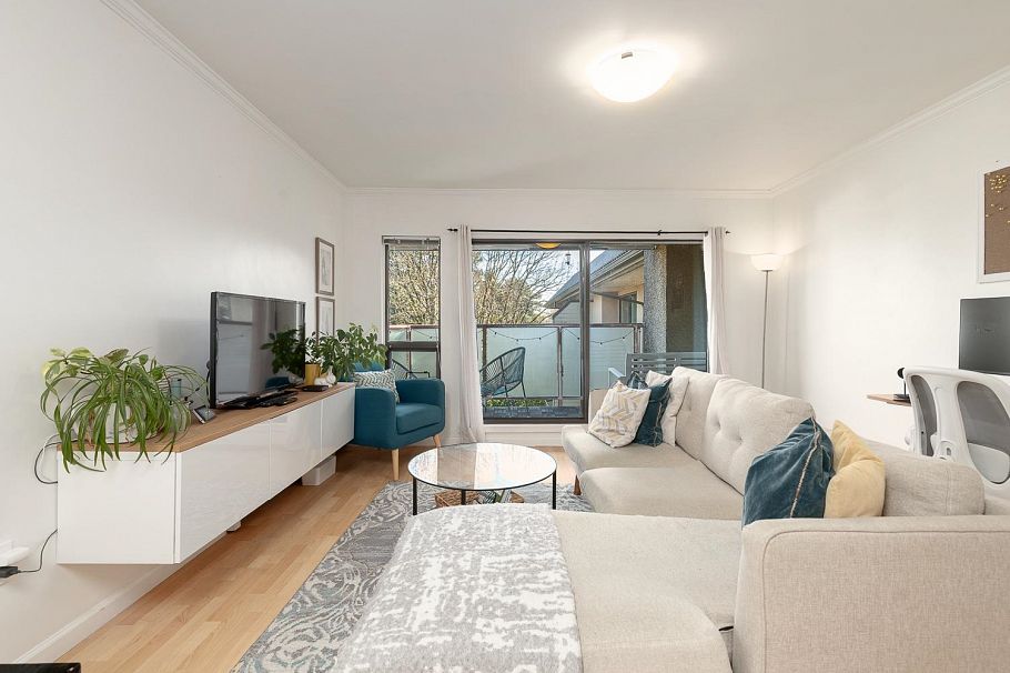 309 2150 Brunswick Street Vancouver, BC - 1