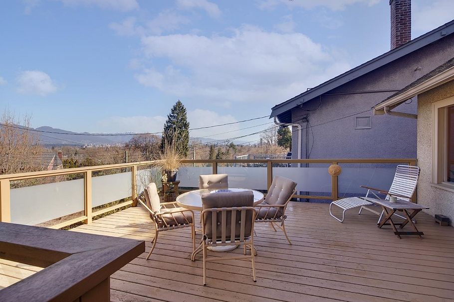 3657 W 14th Avenue Vancouver, BC - 9