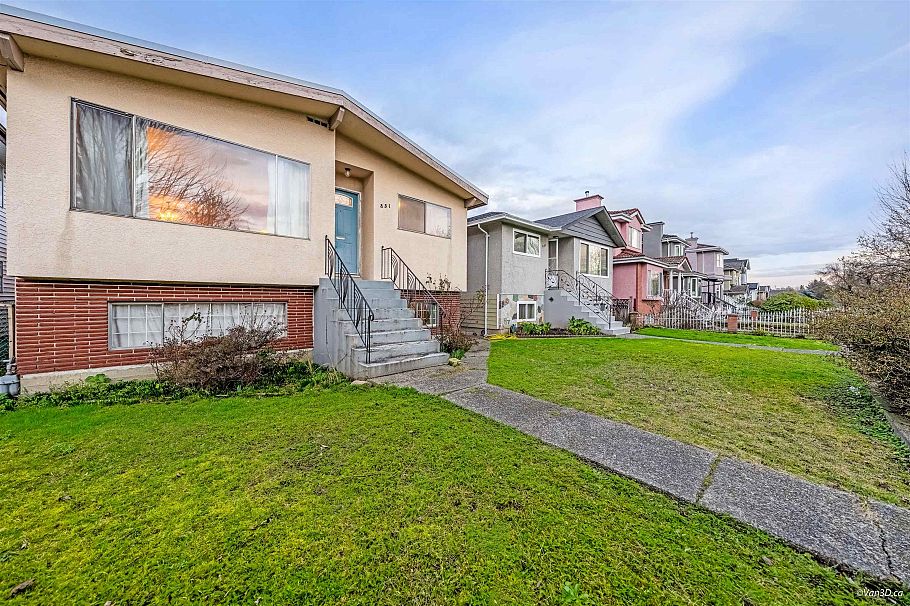 851 E 50th Avenue Vancouver, BC - 2