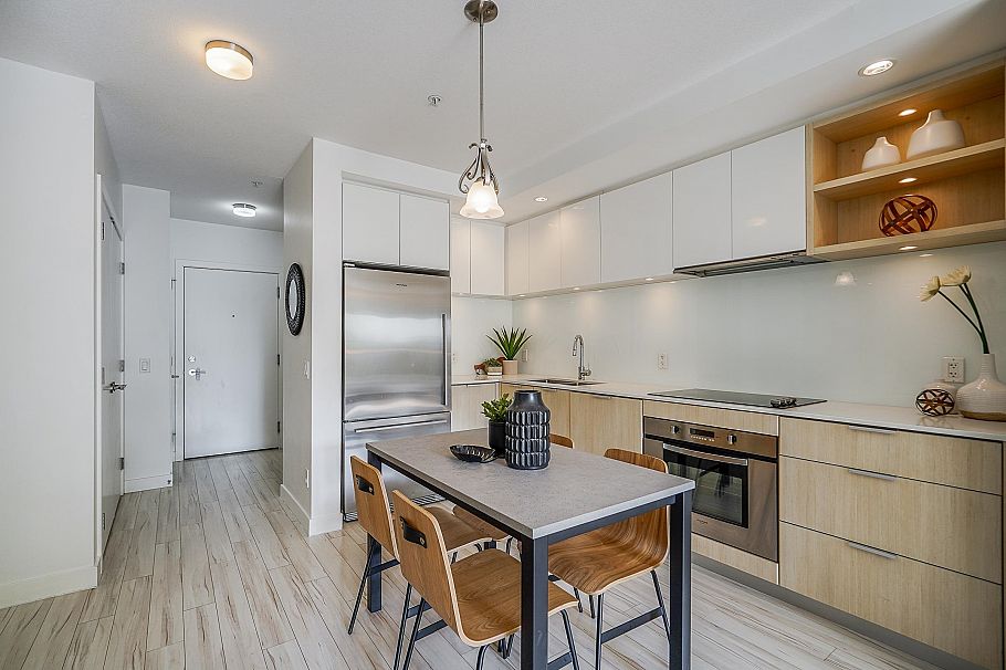 214 111 E 3rd Street North Vancouver, BC - 2