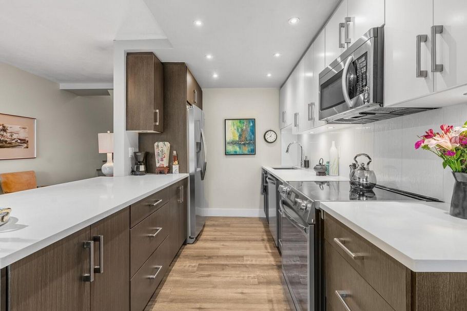 521 666 Leg In Boot Square Vancouver, BC - 12