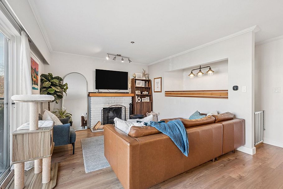 3616 E Georgia Street Vancouver, BC - 9