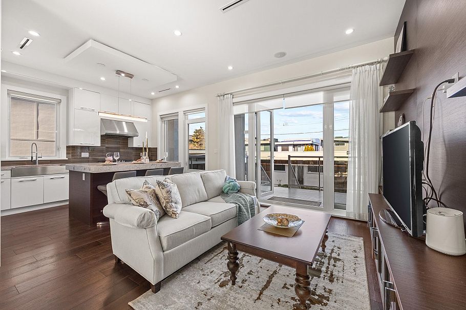 3253 W 21st Avenue Vancouver, BC - 9