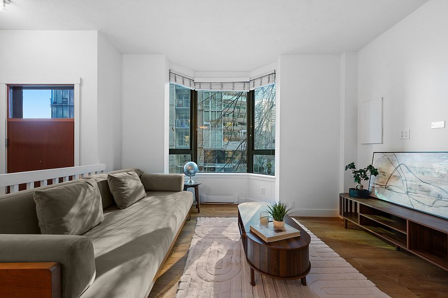 203 1238 Melville Street Vancouver, BC - 2