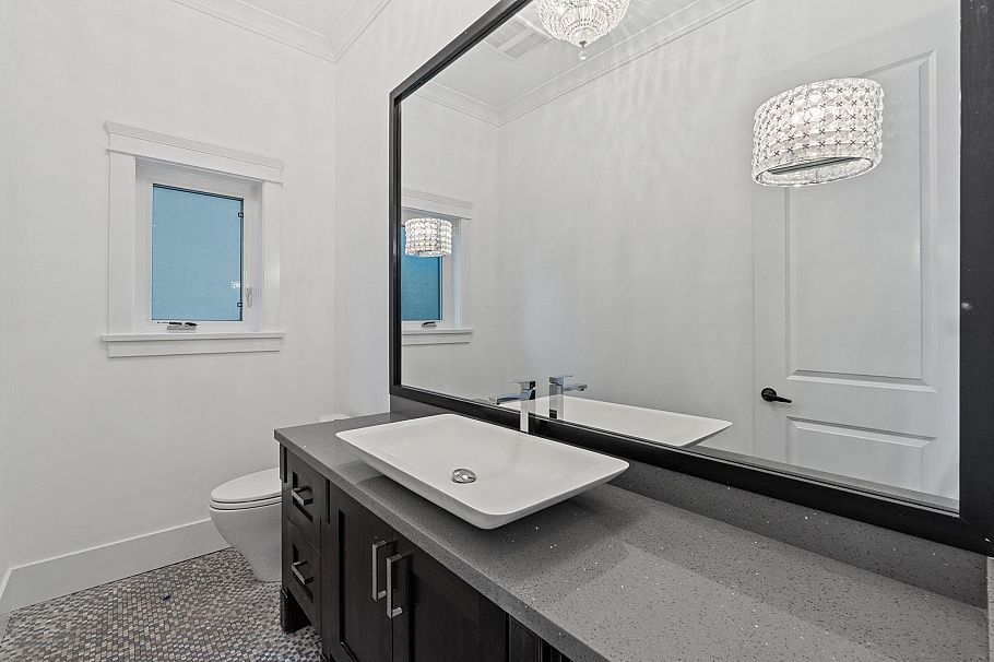 831 E King Edward Avenue Vancouver, BC - 19