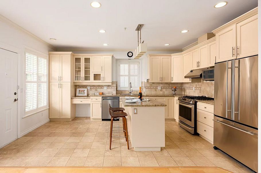 2818 W 19th Avenue Vancouver, BC - 14