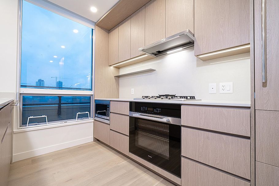 503 5212 Cambie Street Vancouver, BC - 4
