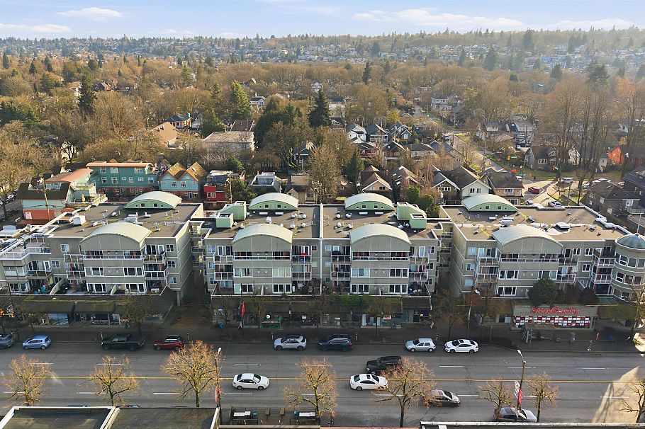 216 3250 W Broadway Vancouver, BC - 5