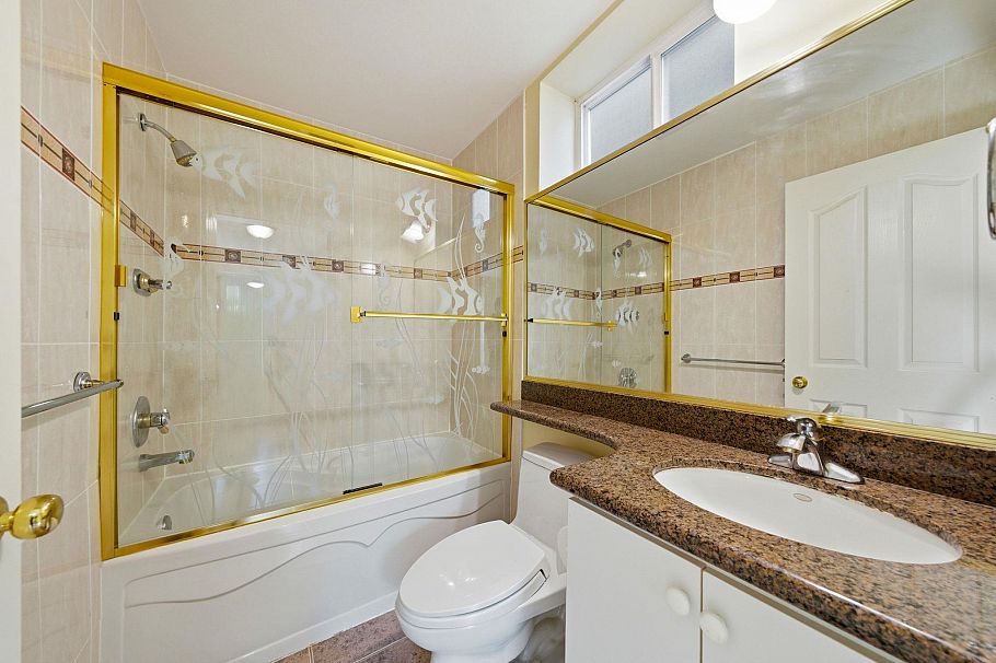 213 W 28th Street North Vancouver, BC - 22