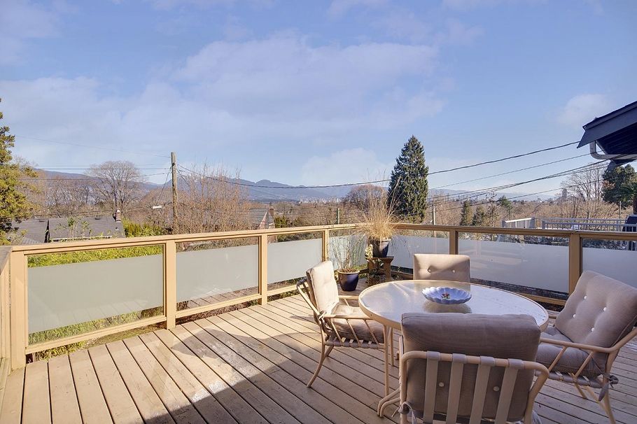 3657 W 14th Avenue Vancouver, BC - 8