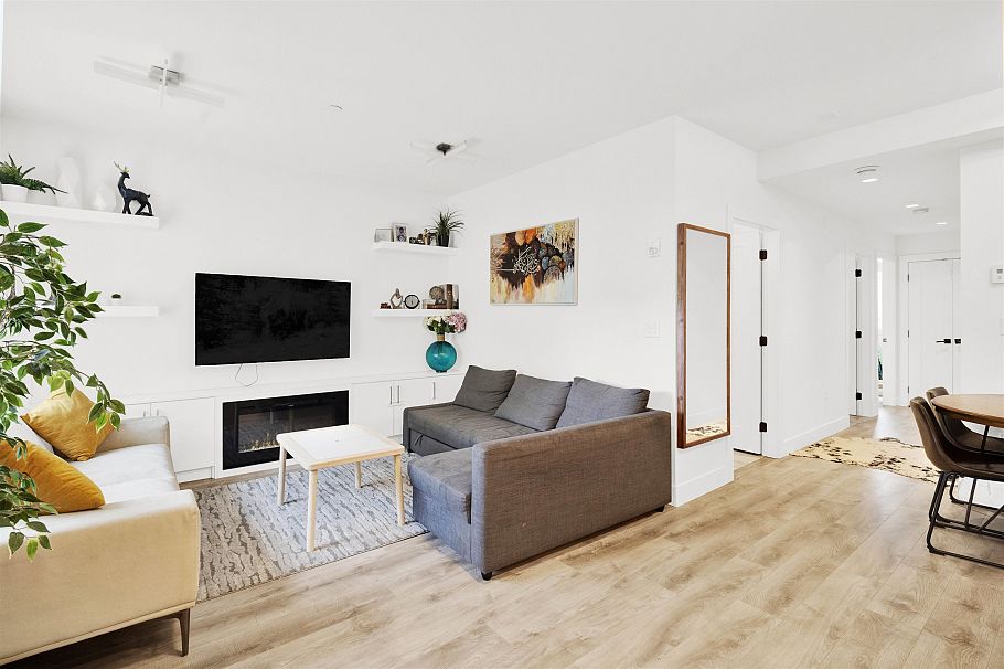 2743 Duke Street Vancouver, BC - 27