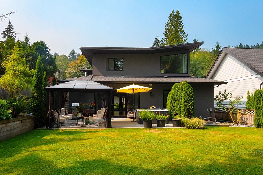 1930 Panorama Drive North Vancouver, BC - 35