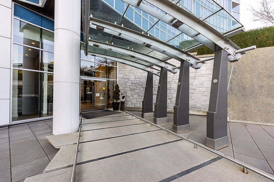 1707 4189 Halifax Street Burnaby, BC - 2