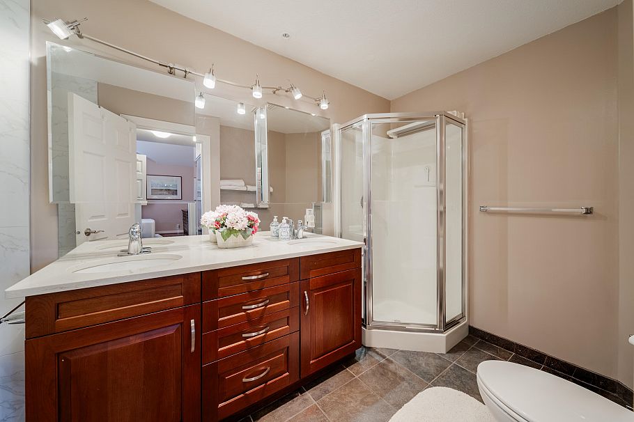 PH3 865 W 15 Avenue Vancouver, BC - 23