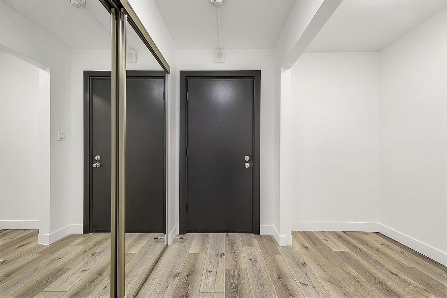 302 170 E 3rd Street North Vancouver, BC - 4