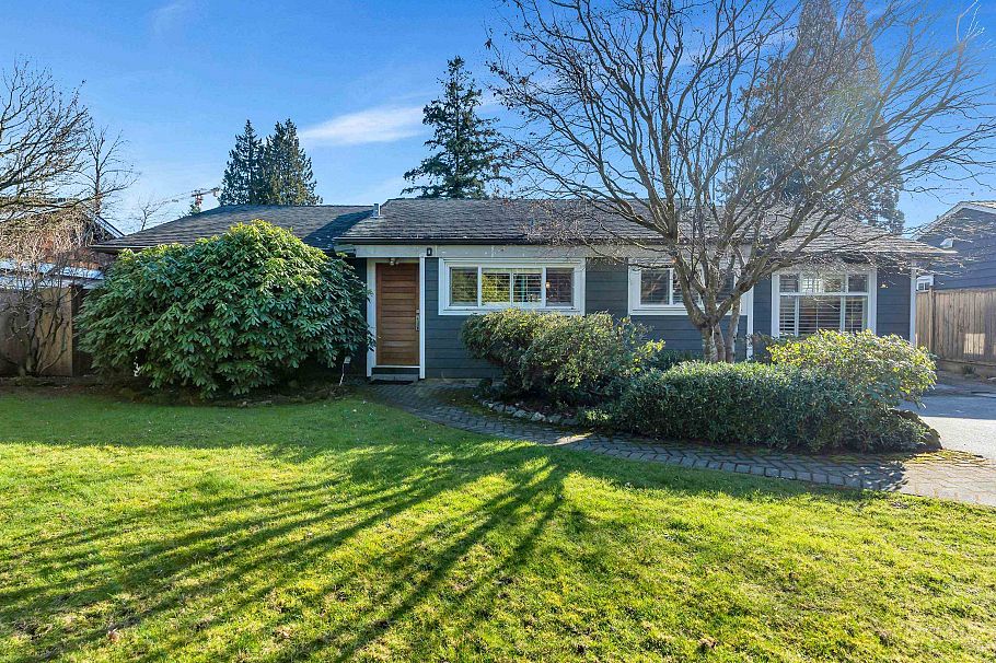 1375 Mcbride Street North Vancouver, BC - 1