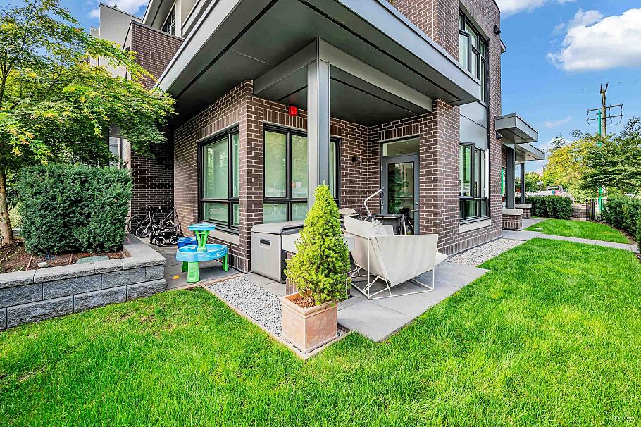 101 2035 Glenaire Drive North Vancouver, BC - 32