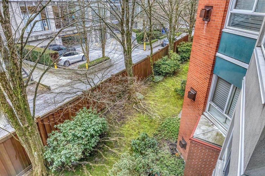 311 128 W 8th Street North Vancouver, BC - 18