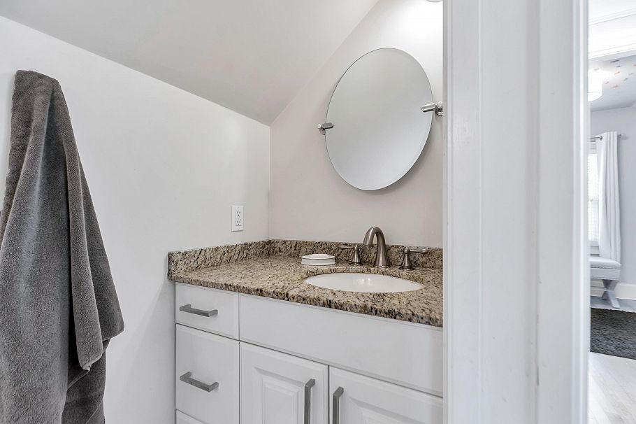 3955 Dunbar Street Vancouver, BC - 24