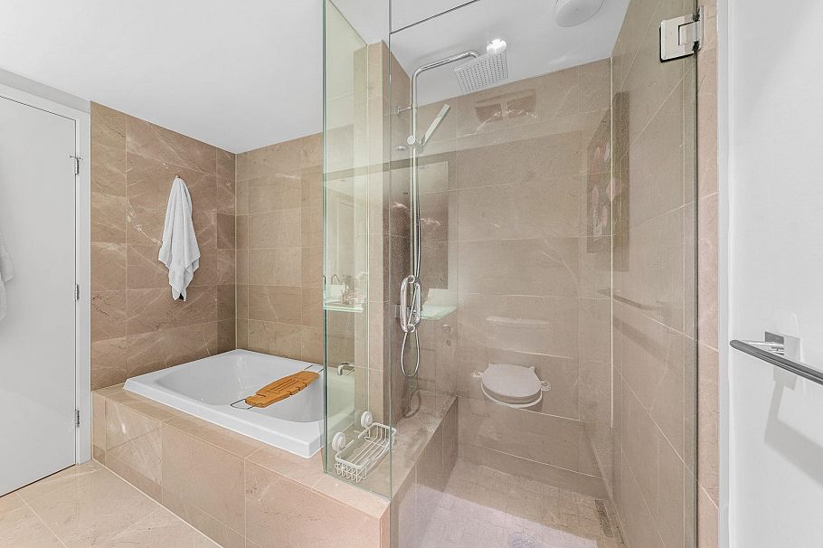 903 8 Smithe Mews Vancouver, BC - 29