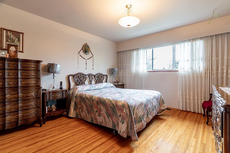 2740 E 2nd Avenue Vancouver, BC - 13