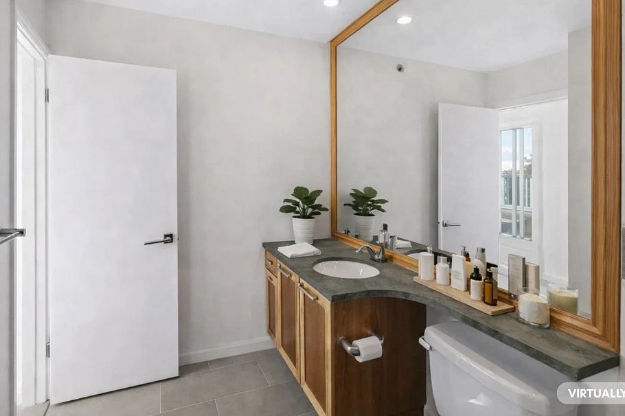 501 560 Raven Woods Drive North Vancouver, BC - 14