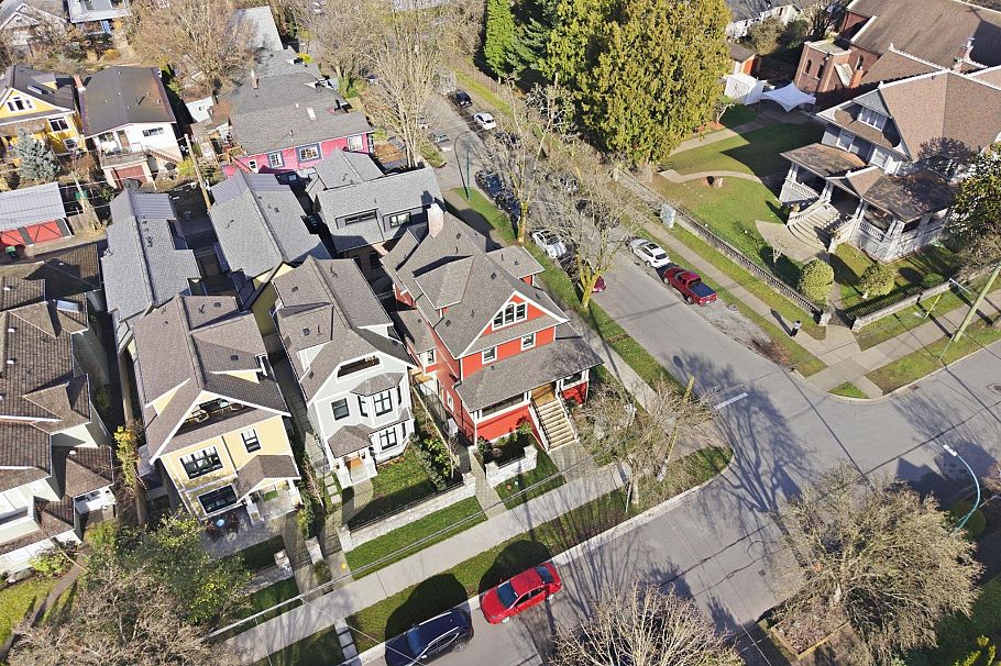 1081 Semlin Drive Vancouver, BC - 26