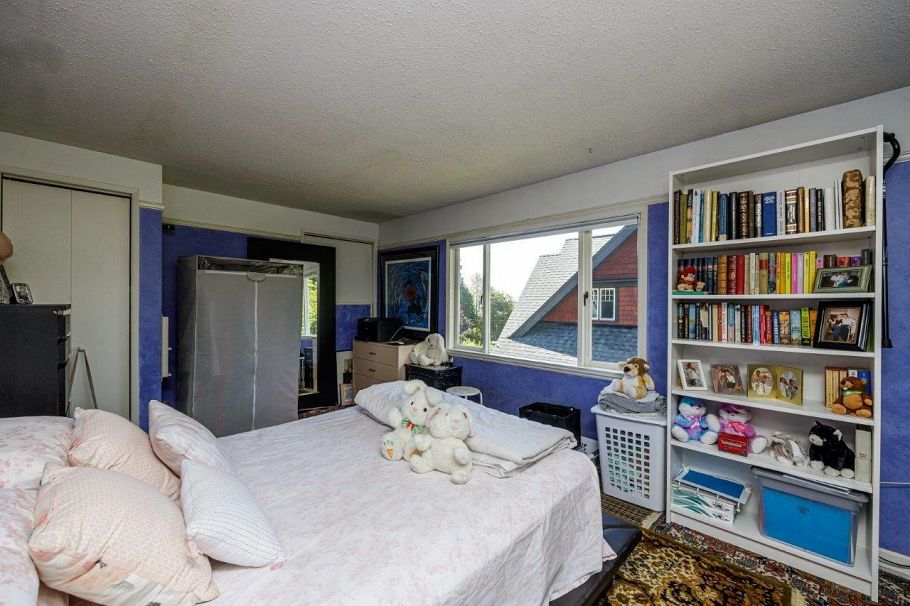 368 E Kings Road North Vancouver, BC - 26